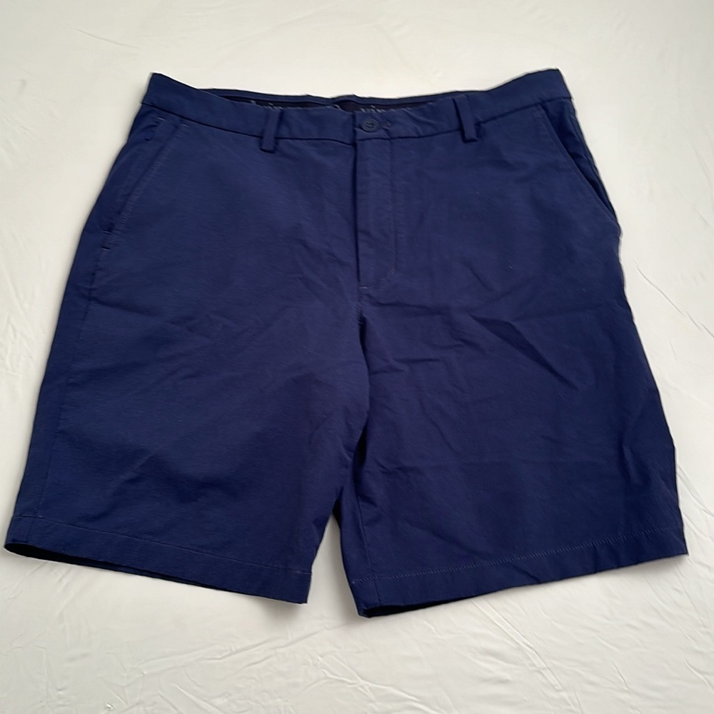Vineyard Vines On The Go navy blue shorts